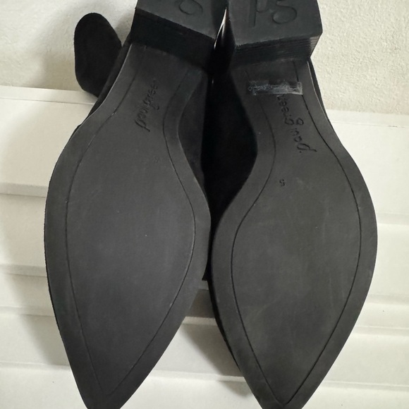 PAUL GREEN Cybil Stretch Micro
Suede Pull-on Ankle Bootie Used like a new - Picture 7 of 8